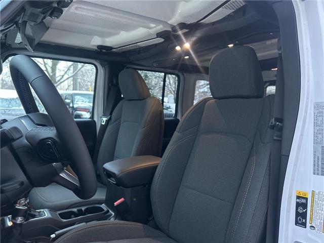 2026 Jeep Wrangler Sahara (Stk: 26-0033) in Toronto - Image 8 of 20