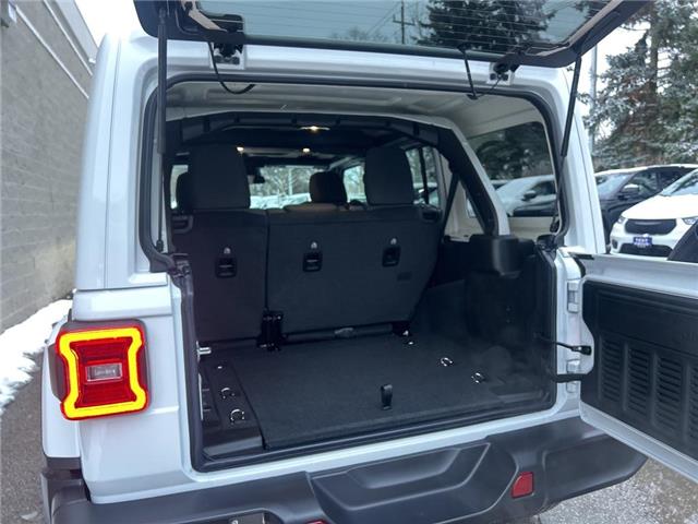 2026 Jeep Wrangler Sahara (Stk: 26-0033) in Toronto - Image 10 of 20