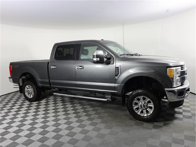 2017 Ford F-250 Lariat (Stk: A20588) in Calgary - Image 5 of 19 2017 Ford F-250 Lariat (Stk: A20588) in Calgary - Image 5 of 19