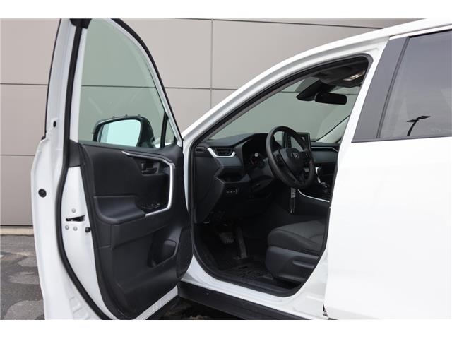 2022 Toyota RAV4 LE (Stk: TO058488) in London - Image 17 of 35