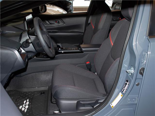 2026 Toyota Prius Plug-In Hybrid SE (Stk: 26566) in Kingston - Image 12 of 15