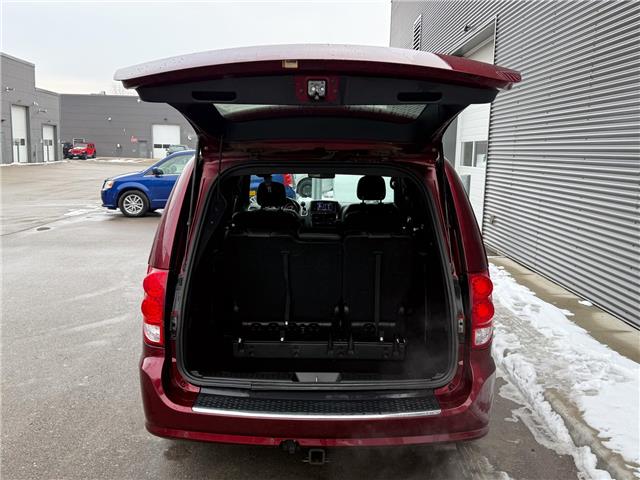 2020 Dodge Grand Caravan Premium Plus (Stk: 25205DB) in London - Image 6 of 31