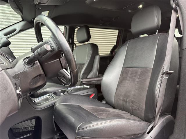 2020 Dodge Grand Caravan Premium Plus (Stk: 25205DB) in London - Image 9 of 31