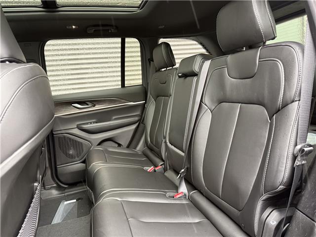 2025 Jeep Grand Cherokee Limited (Stk: 25582) in London - Image 12 of 27