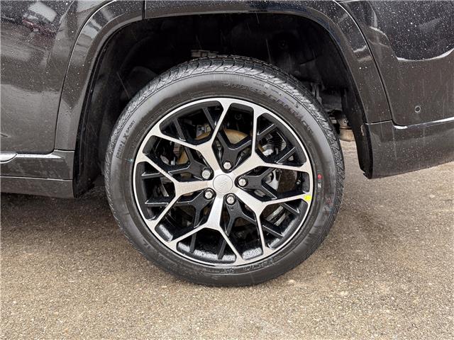 2025 Jeep Grand Cherokee Summit (Stk: 25586) in London - Image 28 of 28