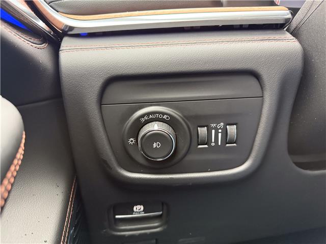 2025 Jeep Grand Cherokee Summit (Stk: 25586) in London - Image 23 of 28