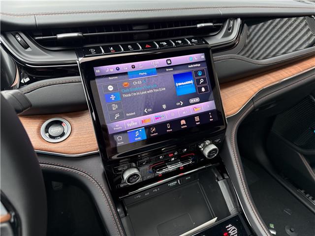 2025 Jeep Grand Cherokee Summit (Stk: 25586) in London - Image 17 of 28
