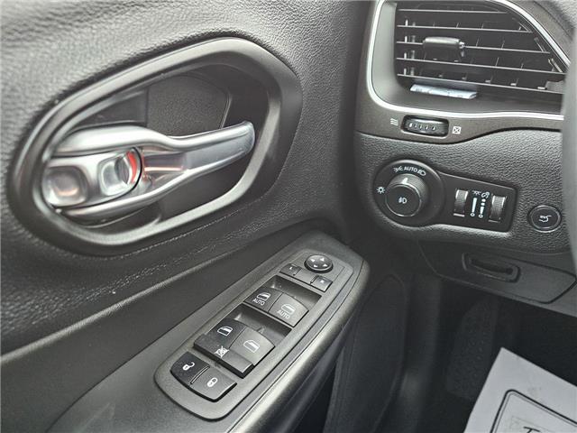 2022 Jeep Cherokee Trailhawk (Stk: 2105766A) in Whitby - Image 5 of 16