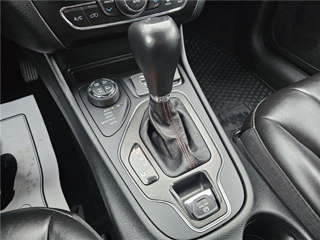 2022 Jeep Cherokee Trailhawk (Stk: 2105766A) in Whitby - Image 12 of 16