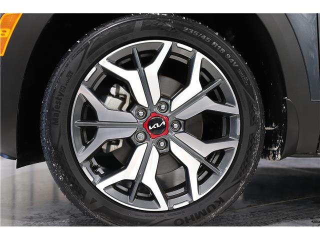2023 Kia Seltos SX Turbo w/Burgundy Interior (Stk: 25616A) in Edmonton - Image 9 of 28