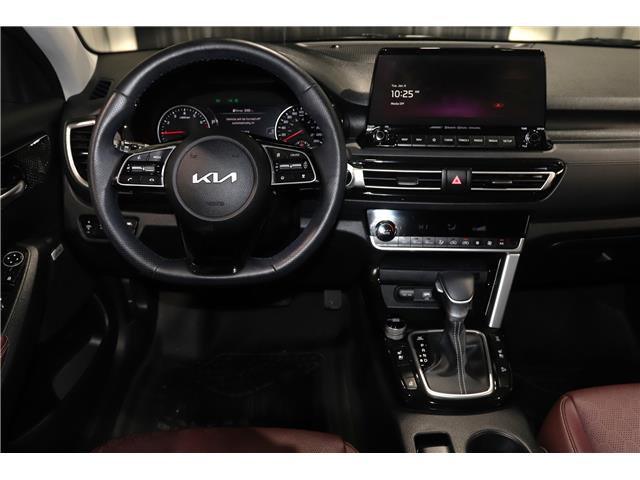 2023 Kia Seltos SX Turbo w/Burgundy Interior (Stk: 25616A) in Edmonton - Image 12 of 28
