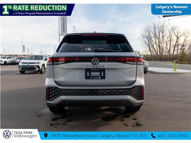 2026 Volkswagen Tiguan Comfortline R-Line Black Edition (Stk: TT-059) in Calgary - Image 6 of 25