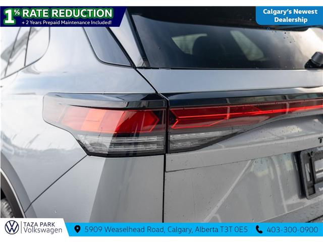 2026 Volkswagen Tiguan Comfortline R-Line Black Edition (Stk: TT-059) in Calgary - Image 10 of 25