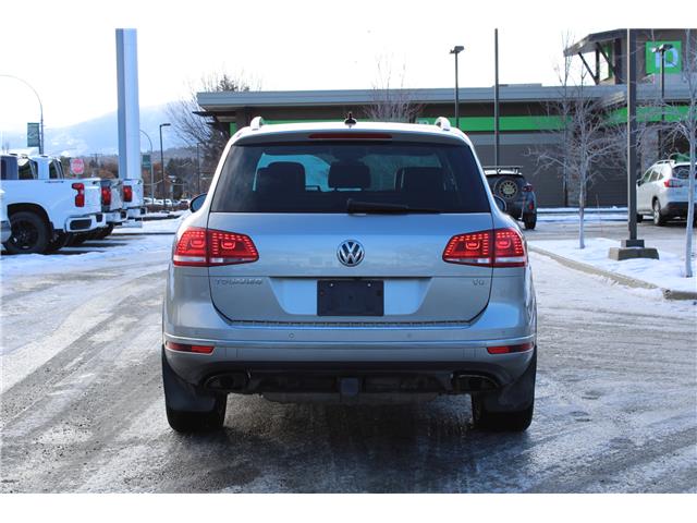 2017 Volkswagen Touareg 3.6L Execline (Stk: 01352U) in Cranbrook - Image 4 of 28