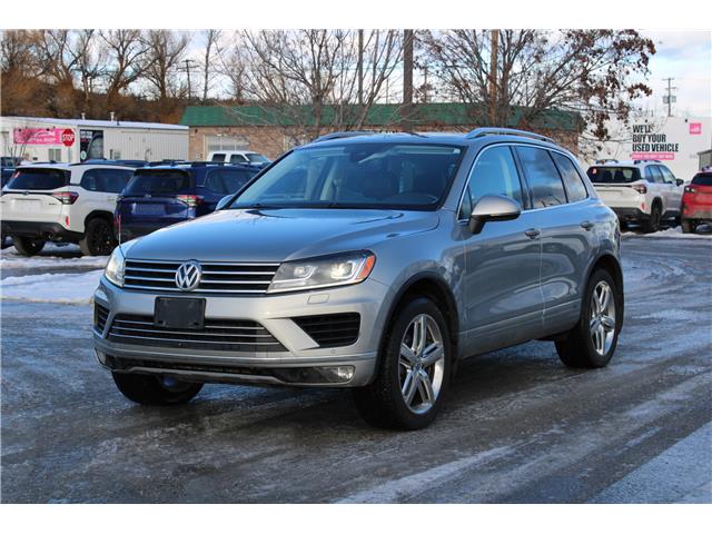 2017 Volkswagen Touareg 3.6L Execline (Stk: 01352U) in Cranbrook - Image 8 of 28