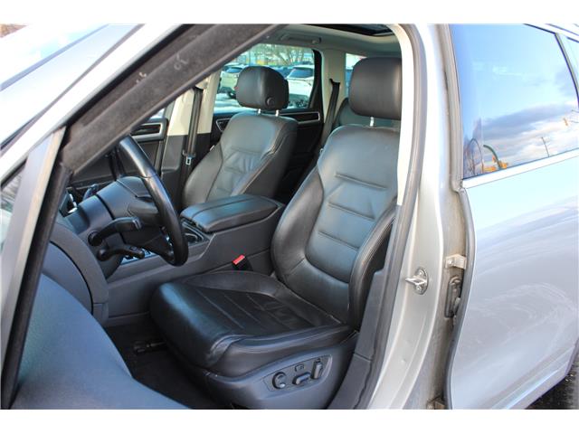 2017 Volkswagen Touareg 3.6L Execline (Stk: 01352U) in Cranbrook - Image 10 of 28