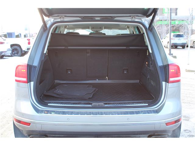 2017 Volkswagen Touareg 3.6L Execline (Stk: 01352U) in Cranbrook - Image 5 of 28