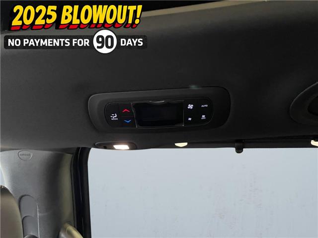 2025 Chrysler Pacifica Select (Stk: 30452) in Fort Macleod - Image 17 of 26