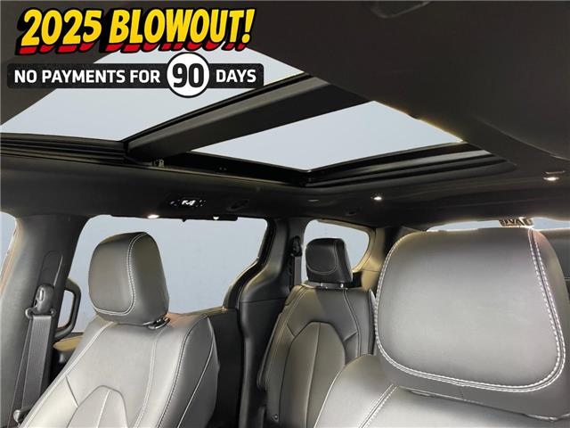 2025 Chrysler Pacifica Select (Stk: 30452) in Fort Macleod - Image 20 of 26