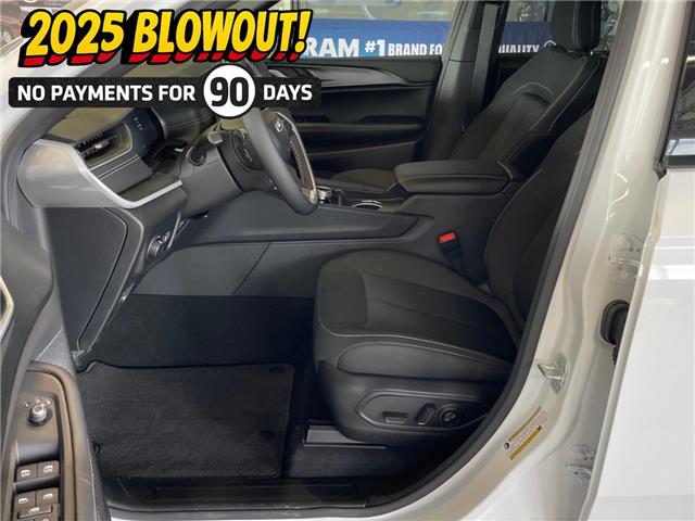 2025 Jeep Grand Cherokee Laredo (Stk: 30078) in Fort Macleod - Image 7 of 23