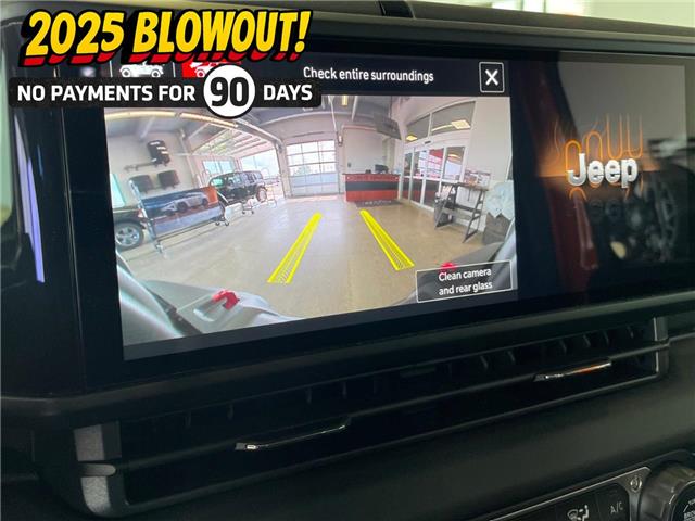 2025 Jeep Wrangler Rubicon (Stk: 30053) in Fort Macleod - Image 23 of 28