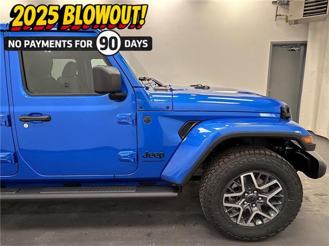 2025 Jeep Wrangler Sahara (Stk: 40206) in Lethbridge - Image 7 of 28
