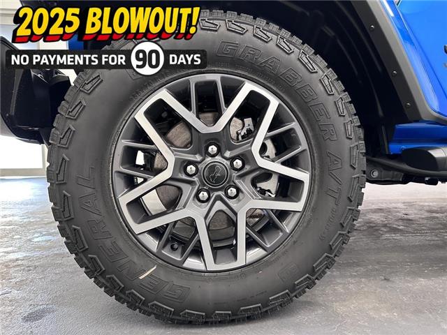 2025 Jeep Wrangler Sahara (Stk: 40206) in Lethbridge - Image 11 of 28