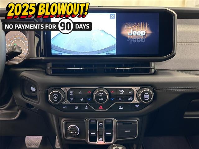 2025 Jeep Wrangler Sahara (Stk: 40206) in Lethbridge - Image 20 of 28