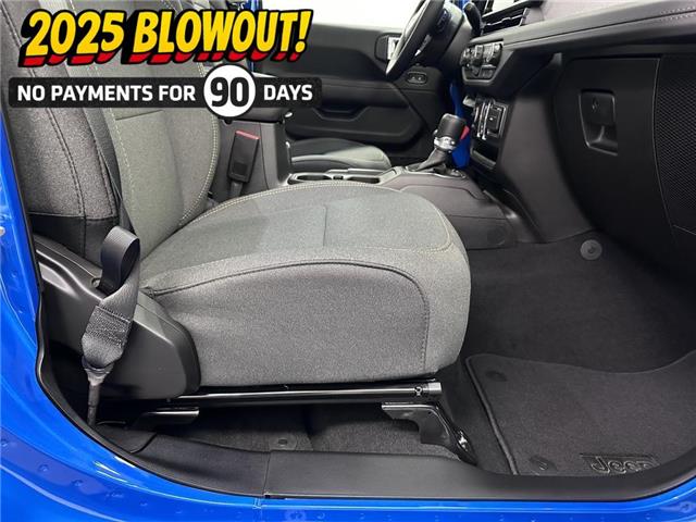 2025 Jeep Wrangler Sahara (Stk: 40206) in Lethbridge - Image 26 of 28