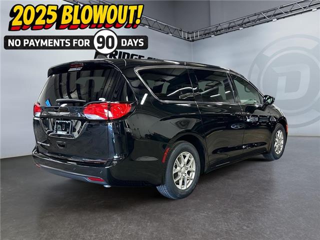 2025 Chrysler Grand Caravan SXT (Stk: 40308) in Lethbridge - Image 5 of 15