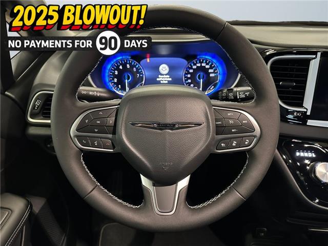 2025 Chrysler Grand Caravan SXT (Stk: 40308) in Lethbridge - Image 12 of 15