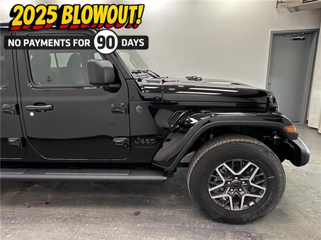 2025 Jeep Wrangler Sahara (Stk: 36523) in Lethbridge - Image 7 of 28