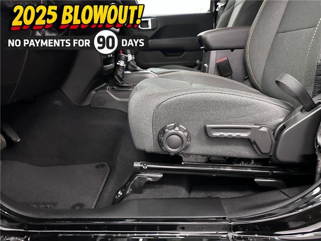 2025 Jeep Wrangler Sahara (Stk: 36523) in Lethbridge - Image 14 of 28