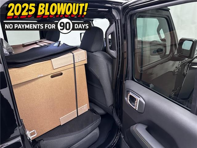 2025 Jeep Wrangler Sahara (Stk: 36523) in Lethbridge - Image 23 of 28