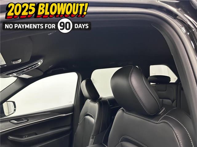 2025 Jeep Grand Cherokee Limited (Stk: 37037) in Lethbridge - Image 15 of 29
