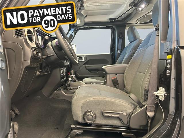 2026 Jeep Wrangler Sport (Stk: 40693) in Lethbridge - Image 9 of 15