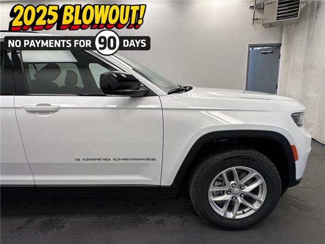 2025 Jeep Grand Cherokee L Laredo (Stk: 36544) in Lethbridge - Image 7 of 28