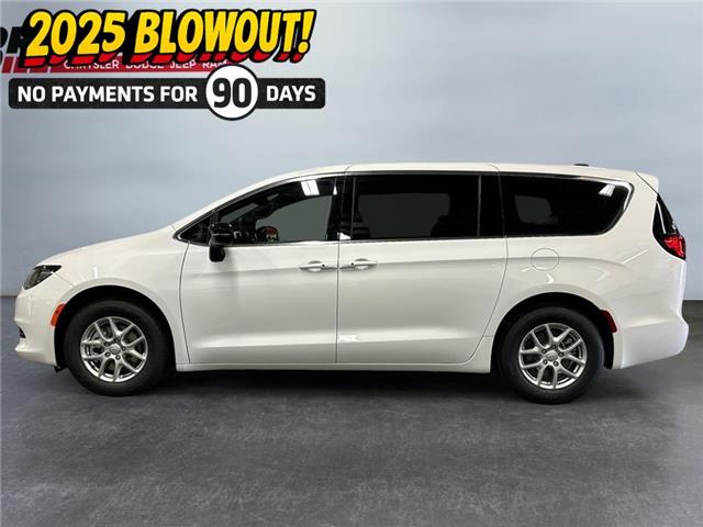 2025 Chrysler Grand Caravan SXT (Stk: 40309) in Lethbridge - Image 2 of 15