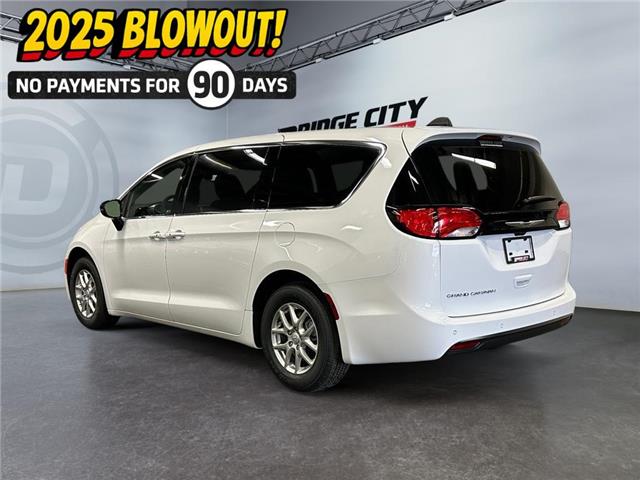 2025 Chrysler Grand Caravan SXT (Stk: 40309) in Lethbridge - Image 3 of 15
