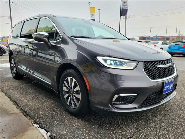 2022 Chrysler Pacifica Hybrid LIMITED HYBRID | PANO ROOF | NAVI | HEATED LEATHER (Stk: R12457A) in St. Catharines - Image 2 of 33