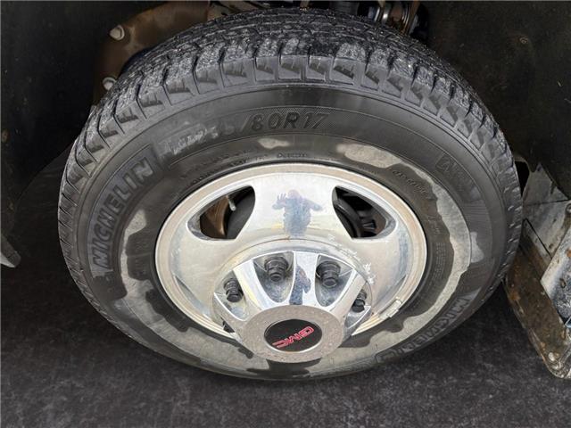 2022 GMC Sierra 3500HD Denali (Stk: 380244) in Claresholm - Image 14 of 15