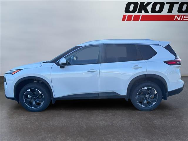 2025 Nissan Rogue SV Moonroof (Stk: 16075) in Okotoks - Image 2 of 15