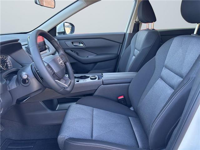 2025 Nissan Rogue SV Moonroof (Stk: 16075) in Okotoks - Image 9 of 15