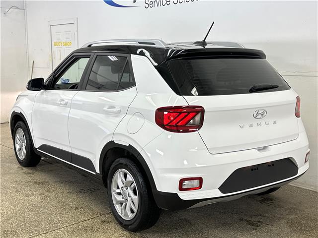 2025 Hyundai Venue Preferred w/Two-Tone (Stk: 43389J) in Belleville - Image 5 of 23