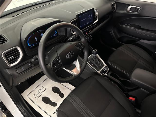2025 Hyundai Venue Preferred w/Two-Tone (Stk: 43389J) in Belleville - Image 12 of 23