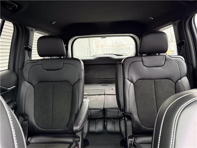 2025 Jeep Grand Cherokee L Laredo (Stk: 25589) in London - Image 16 of 29