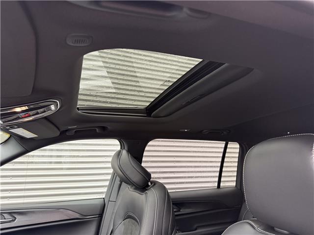 2025 Jeep Grand Cherokee L Laredo (Stk: 25589) in London - Image 11 of 29