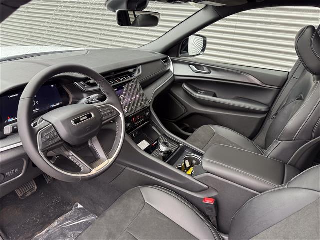 2025 Jeep Grand Cherokee L Laredo (Stk: 25589) in London - Image 12 of 29