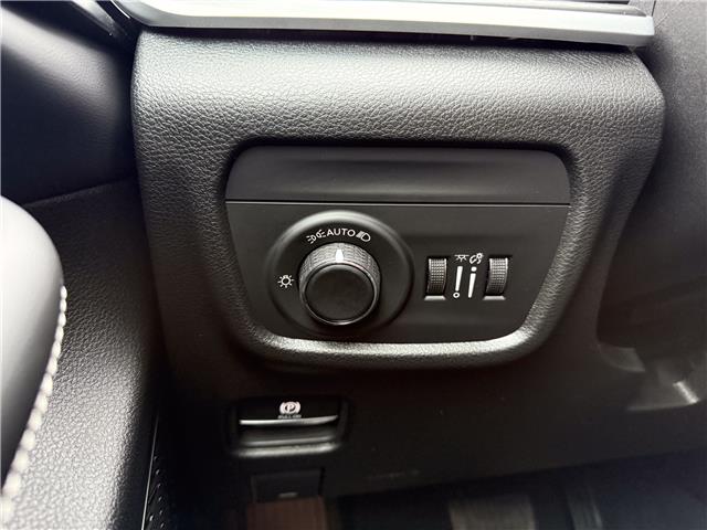 2025 Jeep Grand Cherokee L Laredo (Stk: 25589) in London - Image 25 of 29