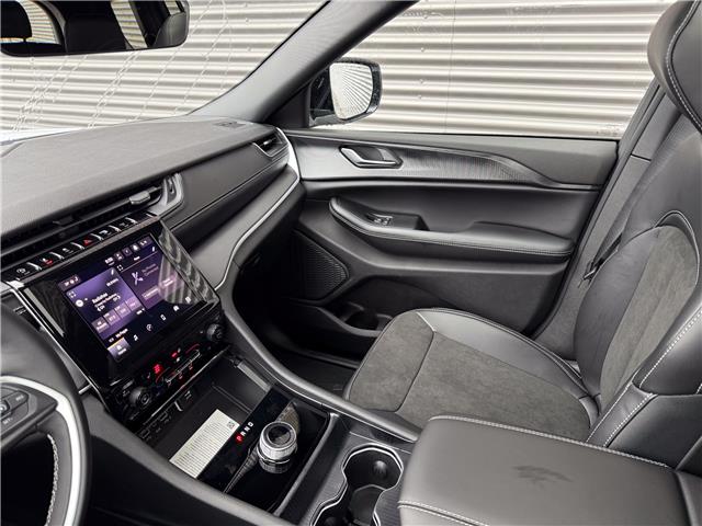 2025 Jeep Grand Cherokee L Laredo (Stk: 25589) in London - Image 22 of 29
